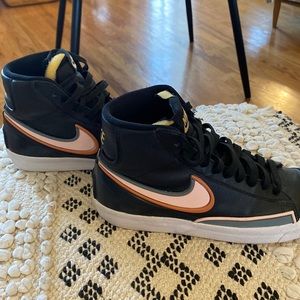 Nike Women’s Blazer sneaker size 7